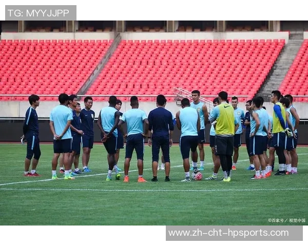 青春拼搏绿茵场青少年足球比赛展现团队精神与竞技魅力